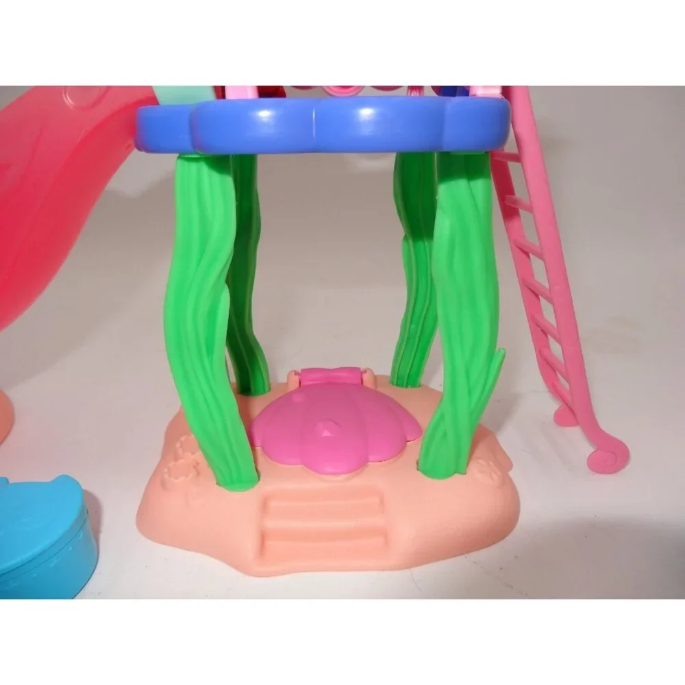 Gabby’s Dollhouse Purr-ific Pool Gabby's Dollhouse Cakey’s Fruit Smoothie Balcon